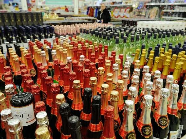 Вывоз алкоголя из России: нормы 2020, сколько можно вывезти по таможенным правилам